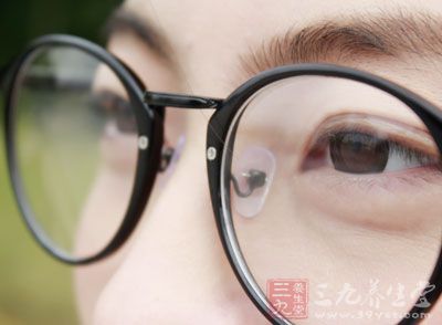 济宁滨州按摩去皱法抵御眼部的衰老